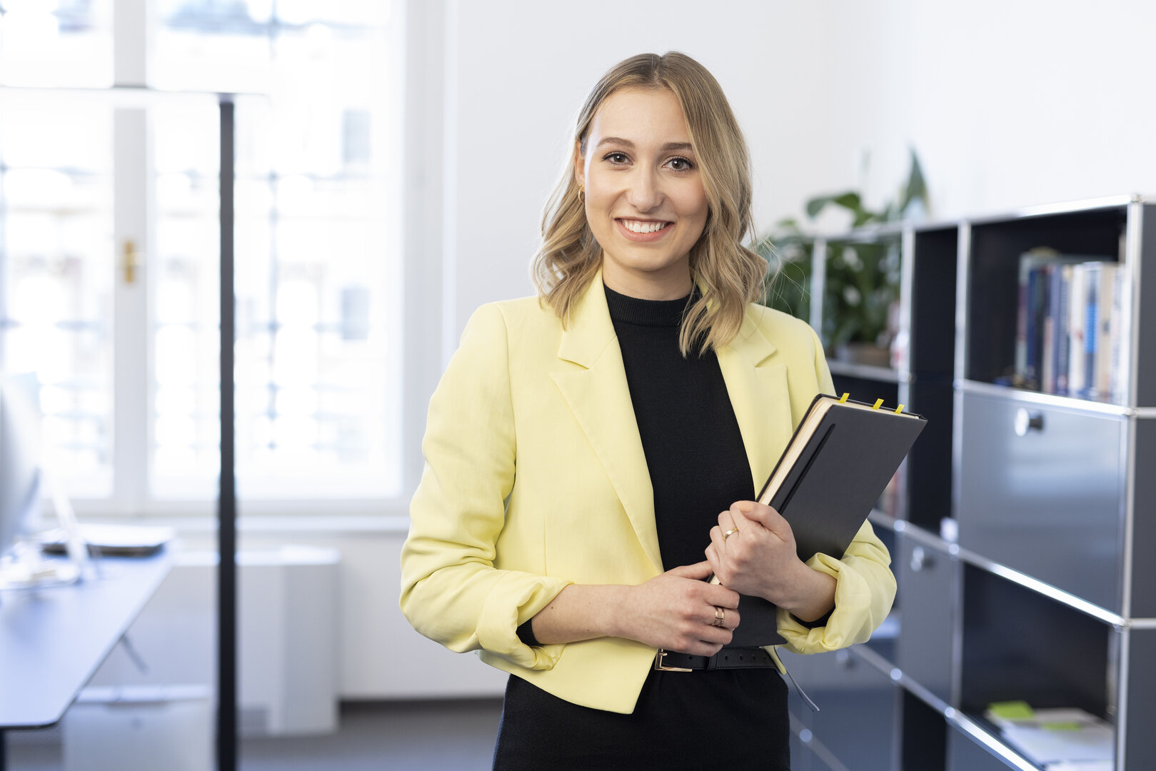 Branchenfokus Immobilien Personal, Frau im Büro